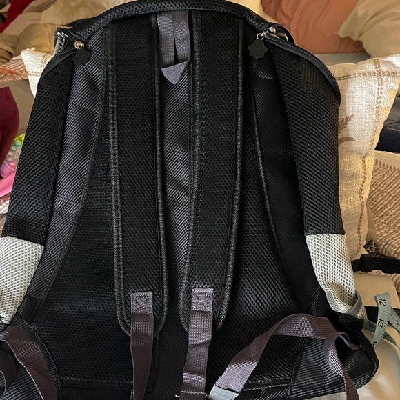 Animal Carrier Backpack Flat Bottom Breathe able mesh material Dog Cat Carrier - Picture 2 of 6